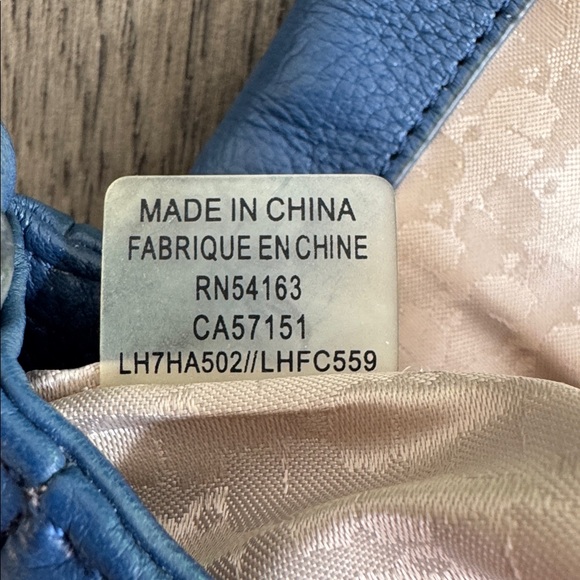 Karl Lagerfeld Paris Agyness crossbody in marine blue pebbled leather, EUC - Picture 11 of 13